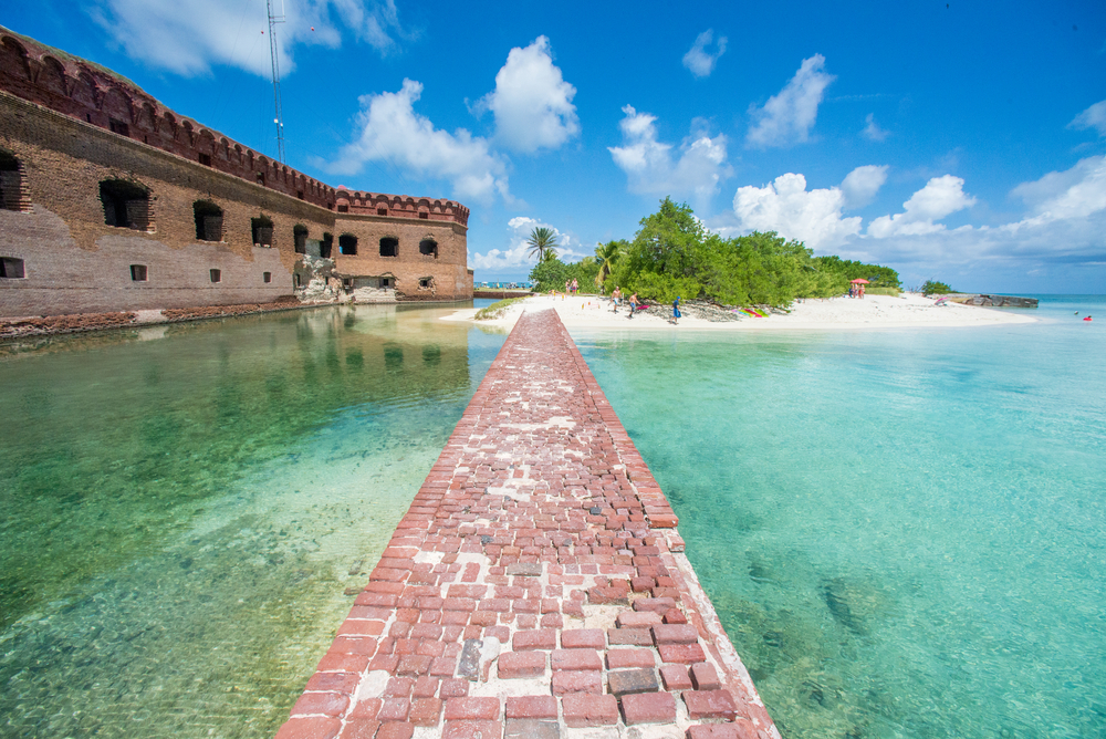 10 Must-See Utopian Islands in the South Pacific